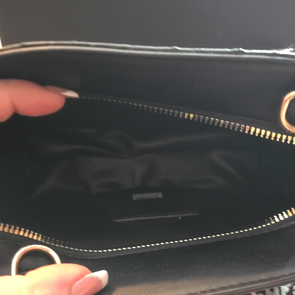 D Black and White Oblique Logo Tote with Gold CD Accent - Picture 4 of 9